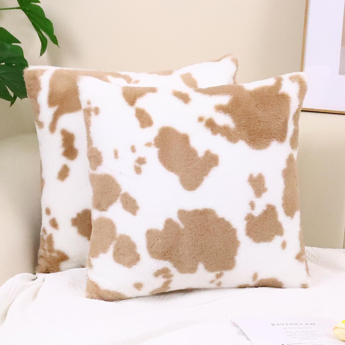 Pack of 2 Throw Pillow Covers Christmas Cowhide Printing Western 18X18 Pillow Cover,Decorative Throw Pillows Cushion Covers for Home Living Room Sofa Bedroom