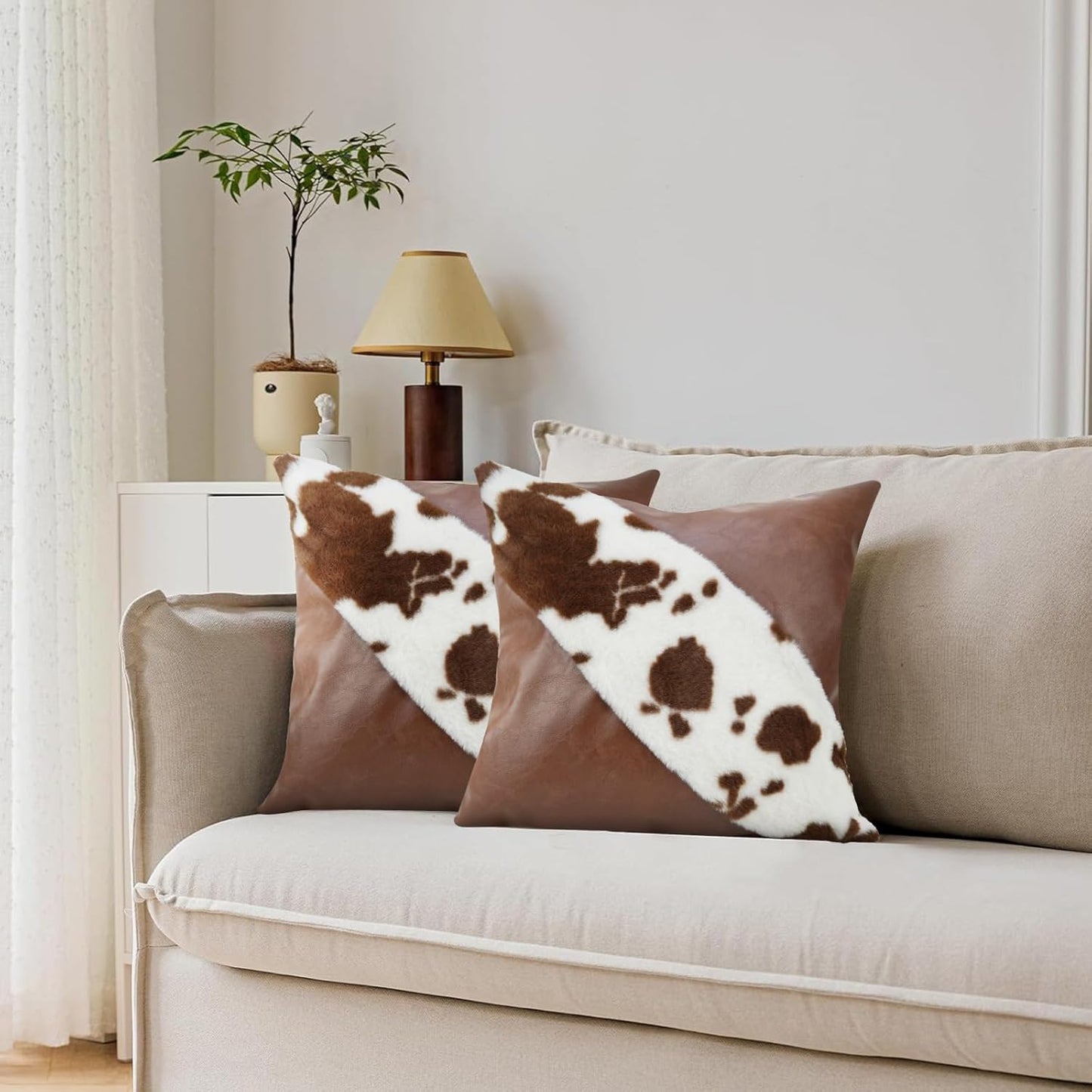 Pack of 2 Throw Pillow Covers Christmas Cowhide Printing Western 18X18 Pillow Cover,Decorative Throw Pillows Cushion Covers for Home Living Room Sofa Bedroom